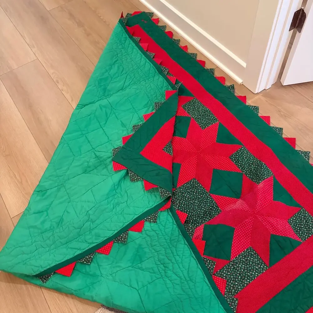 Vintage 1989 Handmade Christmas Quilt Tablecloth Prairie Point Trim 57' x 71